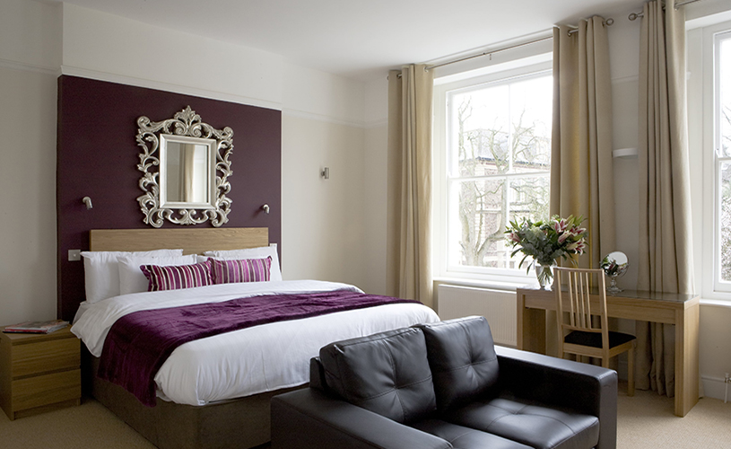 Double bedroom at Clifton House B&B Bristol